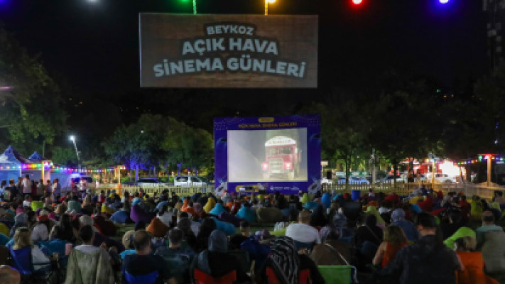 Beykoz'da Açık Hava Sinema Günleri “Selvi Boylum Al Yazmalım” ile Başladı
